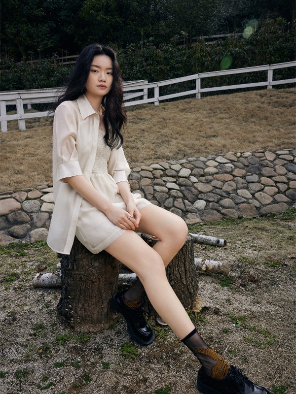 汀丁可2023春夏季白色短裤