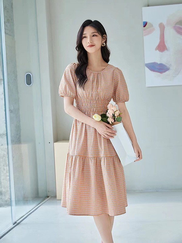 尼赫菲女装2023春夏季裸色连衣裙