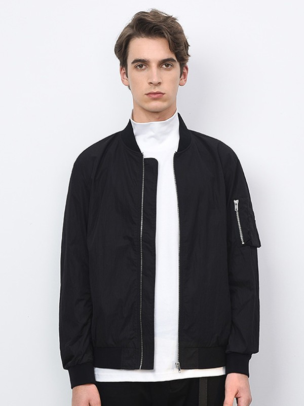 易构2023春夏季白色T恤