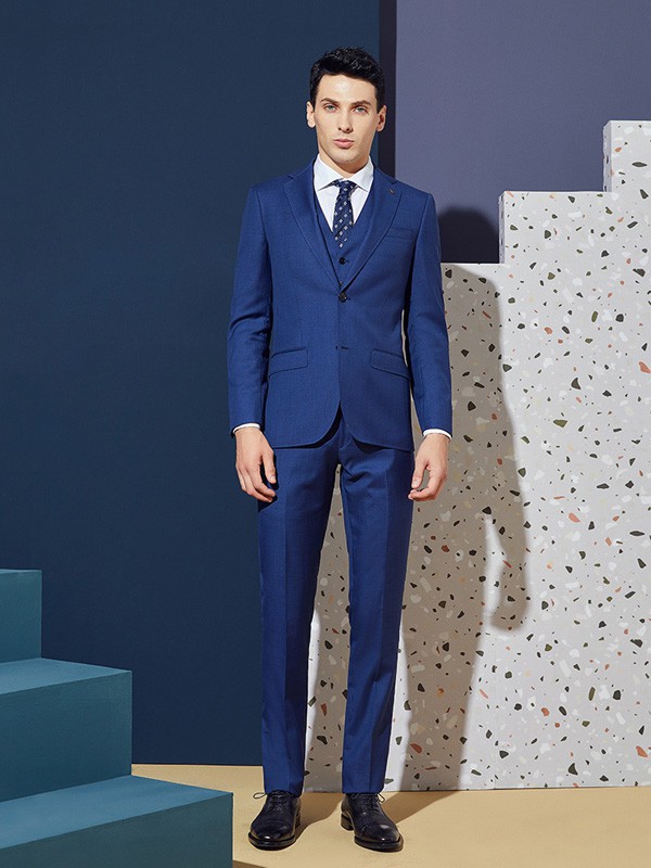 威斯康尼2022秋冬季藏蓝色西装