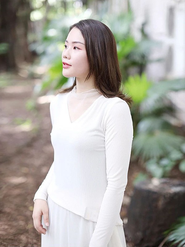 莉佳丽女装2022秋冬季白色T恤