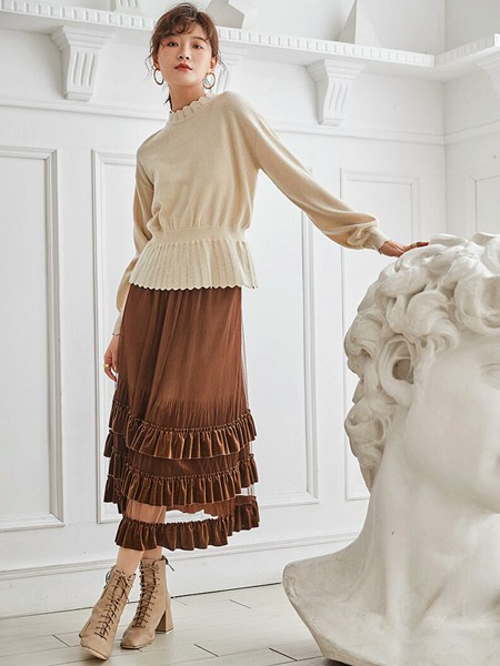 季候风女装2022秋冬季米色T恤