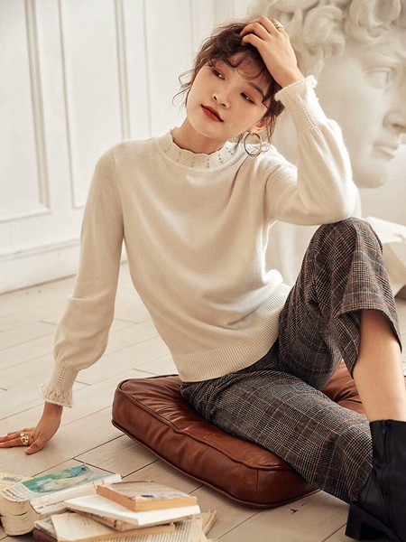 季候风女装2022秋冬季白色毛衣