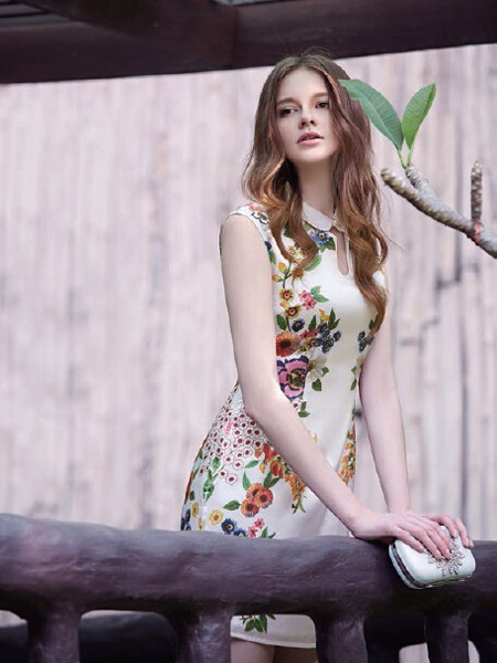 特儿迪雅女装2023春夏季白色连衣裙