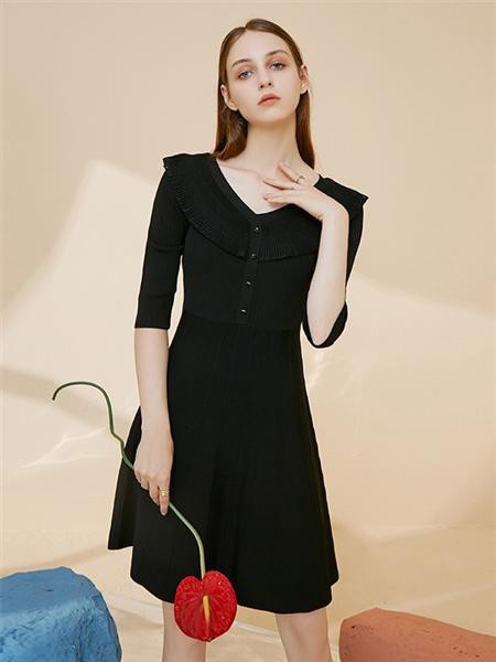 摩凡2023春夏季黑色连衣裙