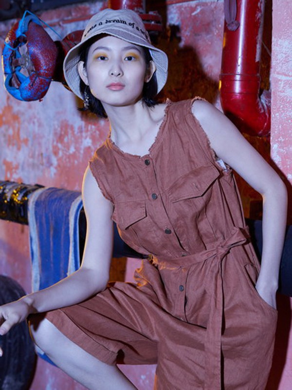 XY遐逸女装2023春夏季橙色连衣裙