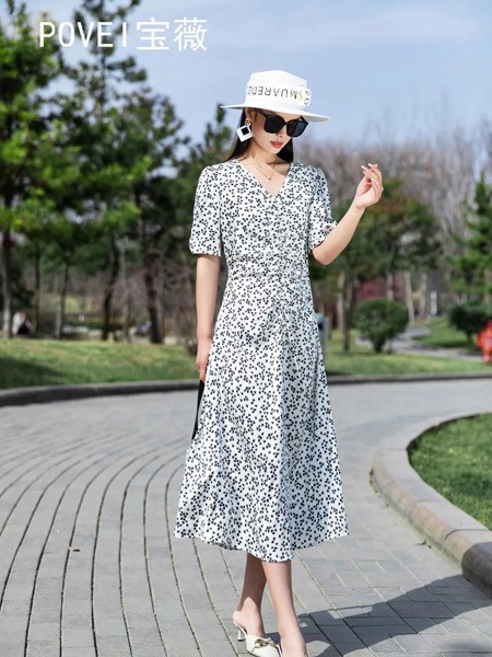宝薇女装2023春夏季白色连衣裙