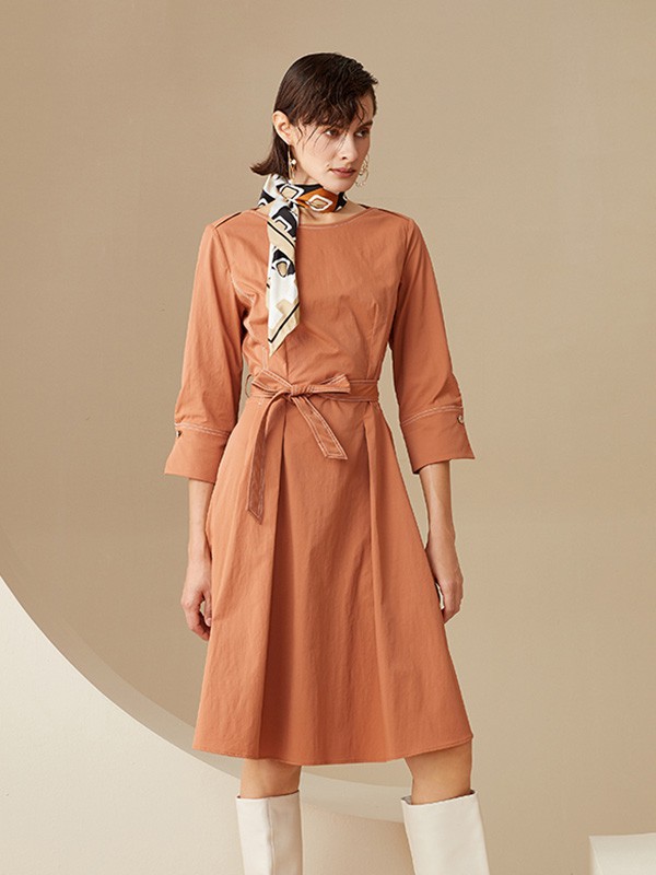 斐戈女装2022秋冬季橙色连衣裙