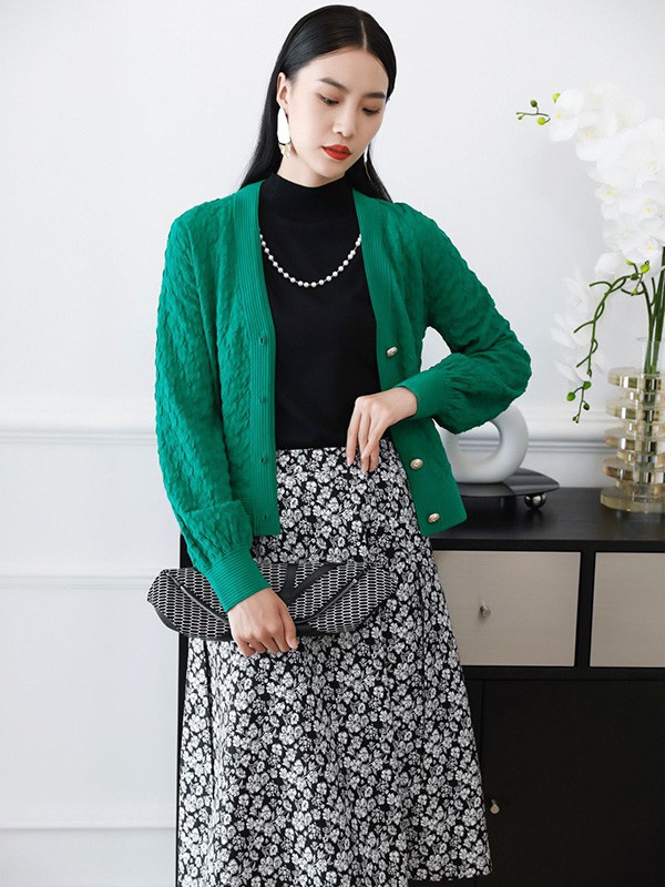 卡芙芮2023春夏季黑色针织衫