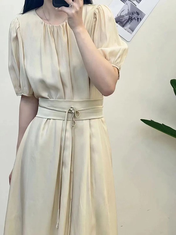 赫本家女装2023春夏季米色连衣裙