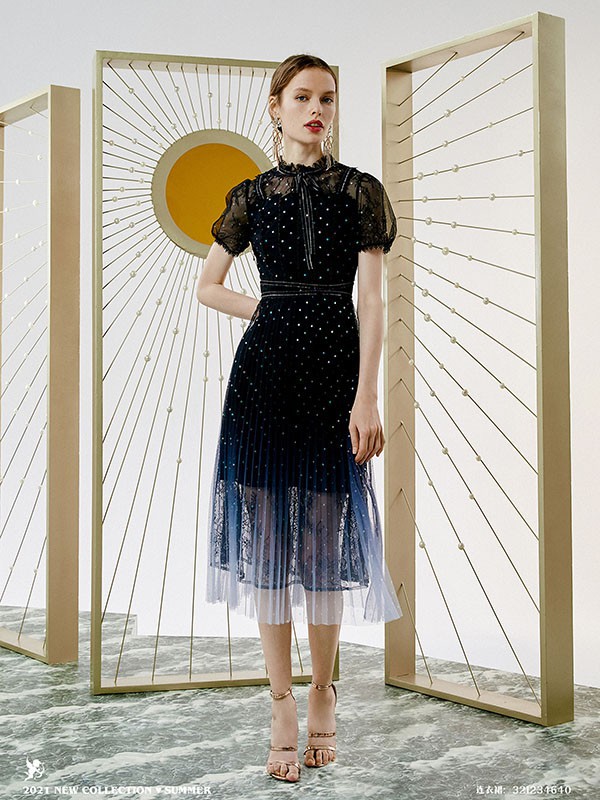 迪丽女装2023春夏季黑色连衣裙