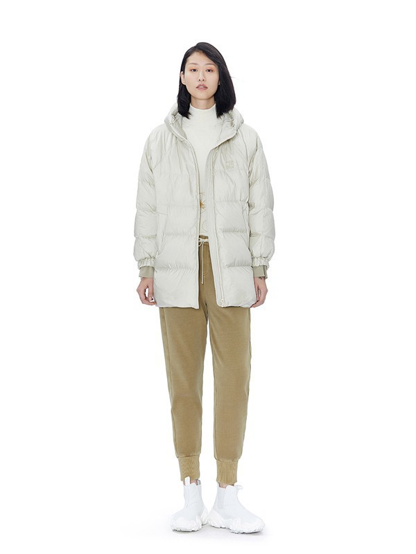 未知未觉2022秋冬季白色针织衫