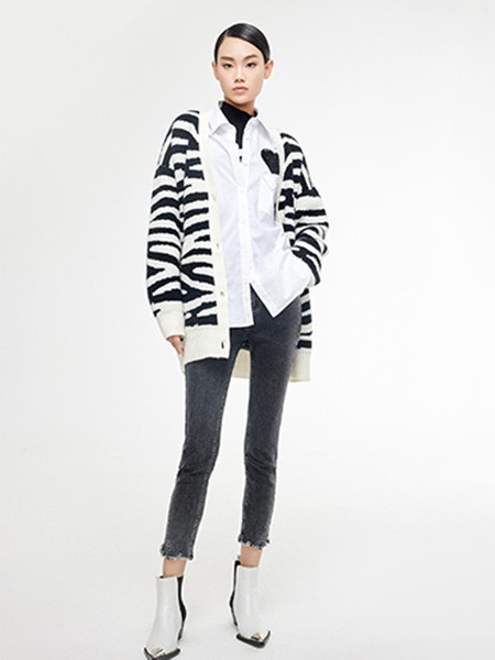 来尔佳昵女装2022秋冬季白色衬衫