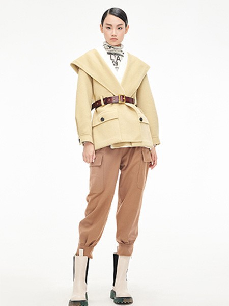 来尔佳昵女装2022秋冬季黄色大衣