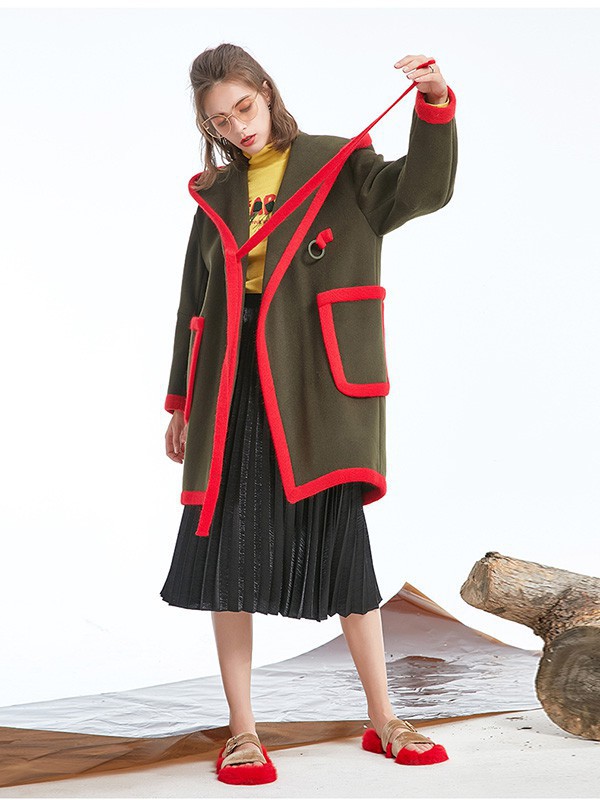 卡布依女装2022秋冬季军绿色大衣