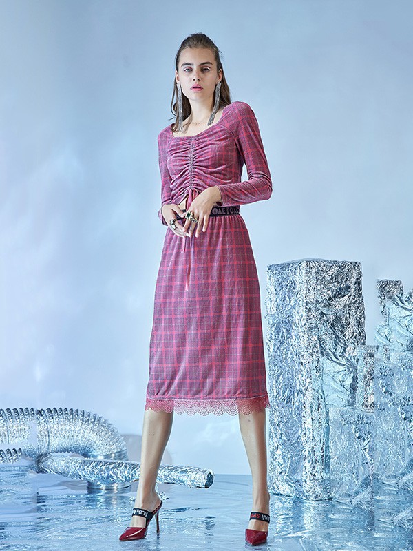 卡布依女装2022春夏季粉色连衣裙