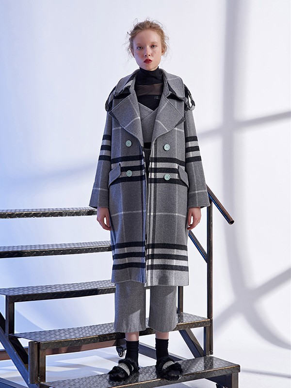 卡布依女装2022秋冬季灰色大衣