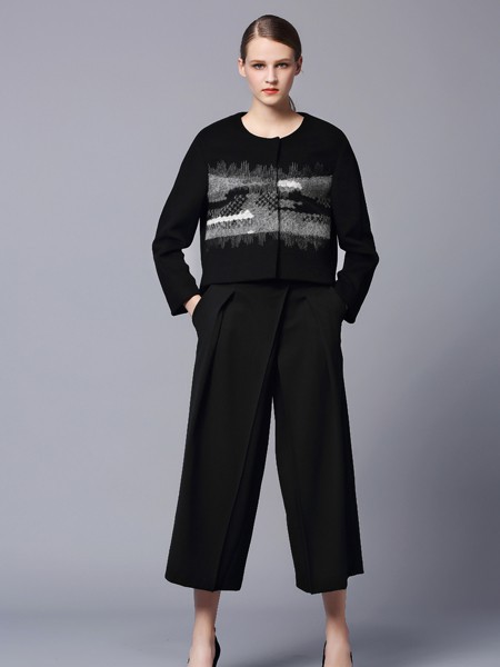 L.W女装2022秋冬季黑色T恤