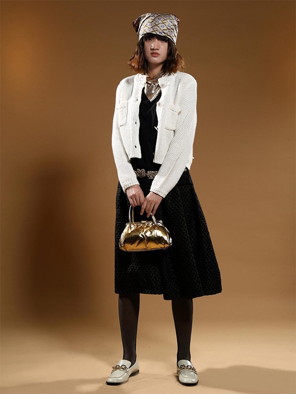 露蜜2023春夏季白色外套