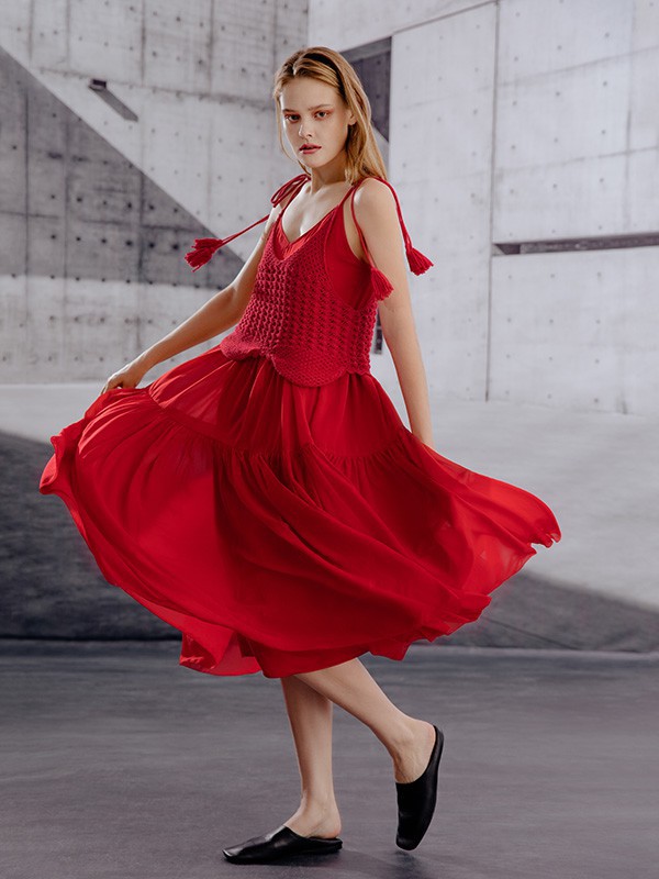 形上女装2023春夏季酒红色吊带裙