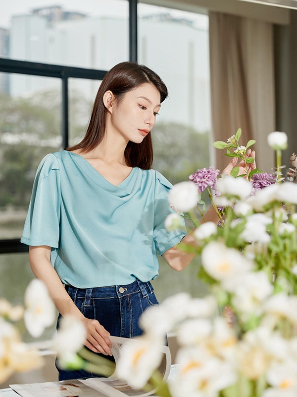 卡蔓女装2023春夏季白色衬衫