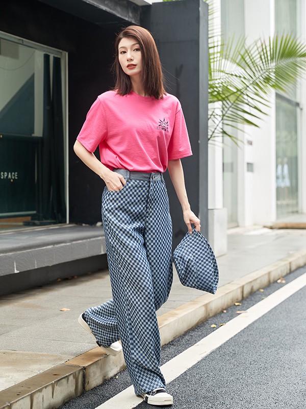 卡蔓.郑女装2023春夏季粉色T恤