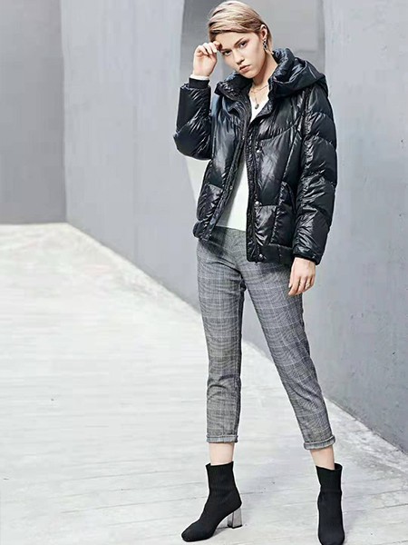 蜜汐薇儿女装2022秋冬季黑色棉服