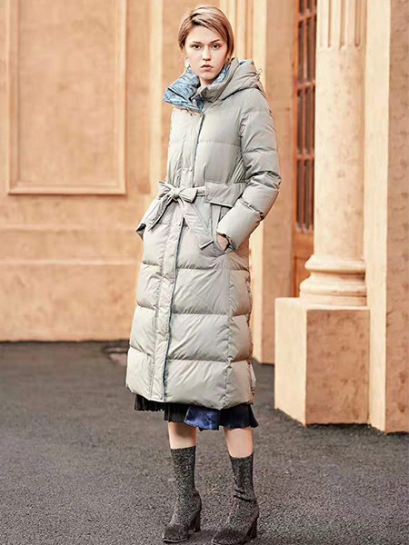 蜜汐薇儿2022秋冬季灰色羽绒服