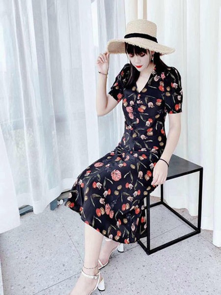 蜜汐薇儿女装2023春夏季黑色连衣裙
