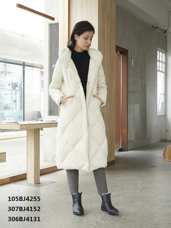 嘉彩女装2022秋冬季白色羽绒服