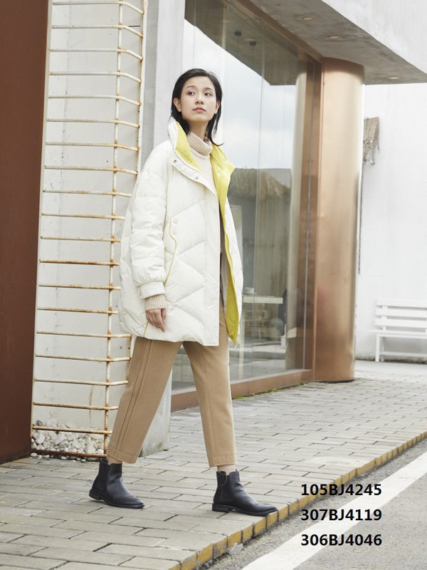 嘉彩女装2022秋冬季白色羽绒服