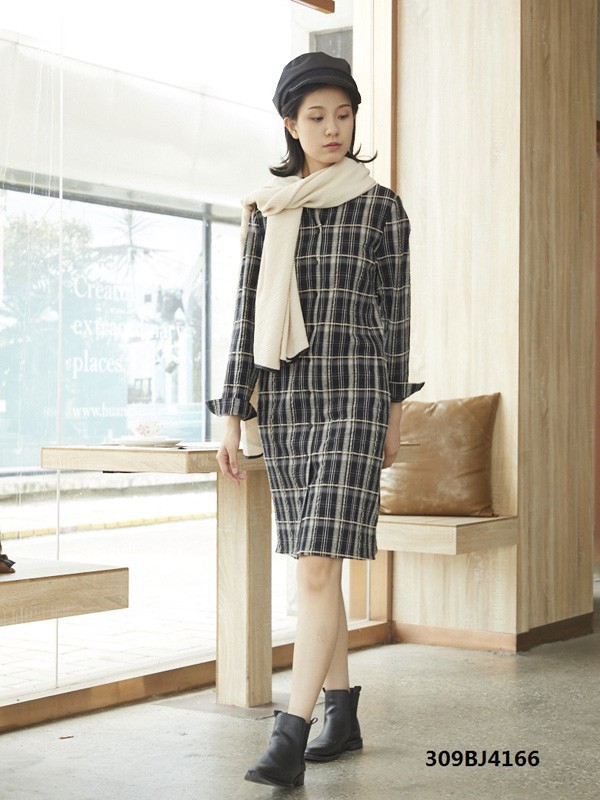 嘉彩女装2022秋冬季黑色连衣裙