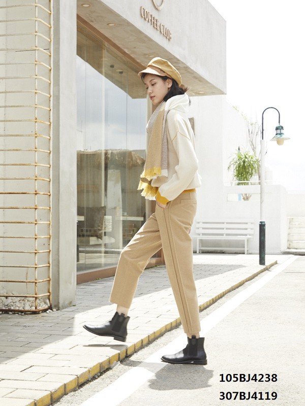 嘉彩女装2022秋冬季卡其色长裤