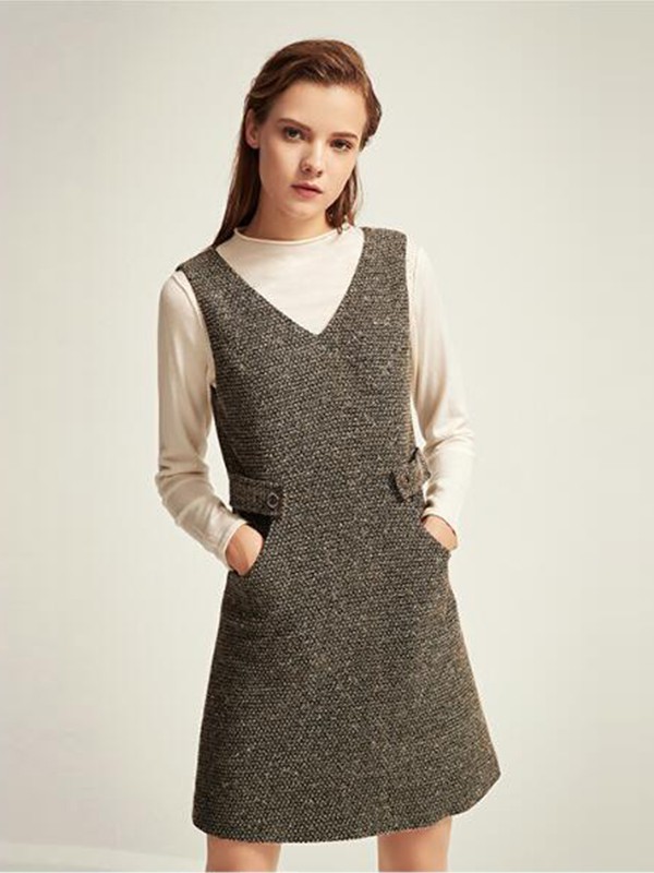 慕托丽女装2022秋冬季白色针织衫