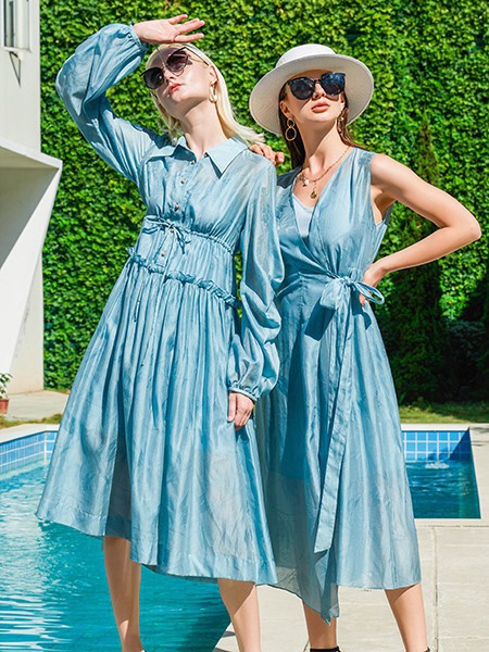 例格女装2023春夏季蓝色连衣裙
