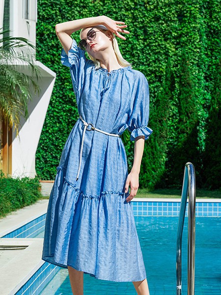 例格女装2023春夏季蓝色连衣裙