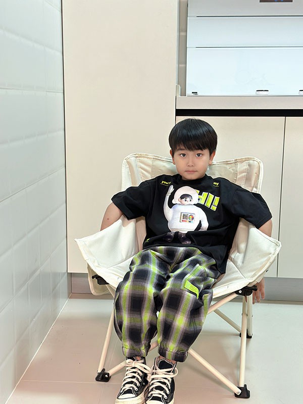 马拉丁童装2023春夏季黑色T恤