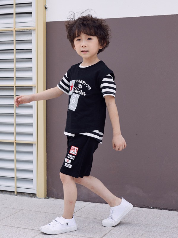 嗒嘀嗒童装2023春夏季黑色T恤