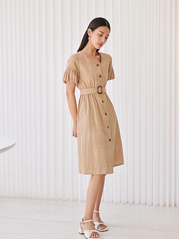 青稚女装2023春夏季卡其色连衣裙