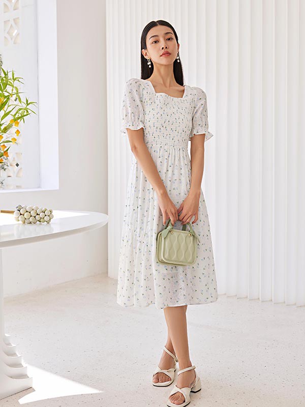 青稚女装2023春夏季白色连衣裙