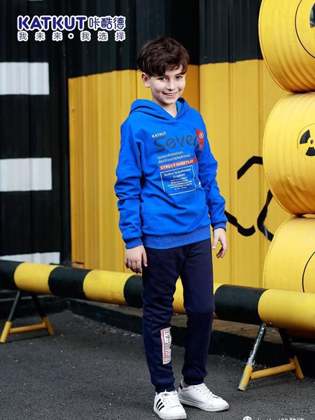 咔酷德童装2022秋冬季蓝色卫衣