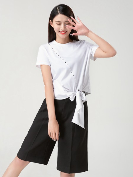 迪丝爱尔2023春夏季白色T恤