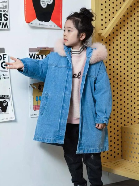 玛卡西童装2022秋冬季蓝色外套