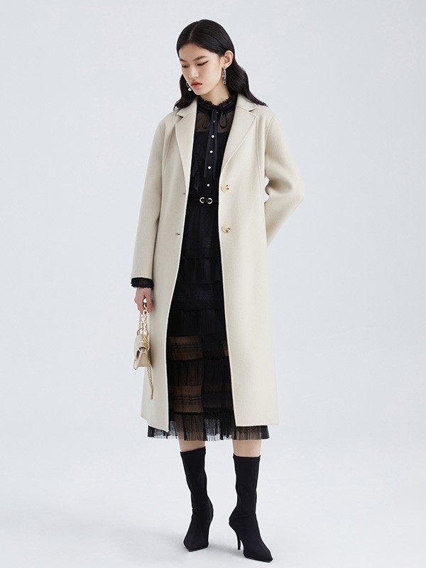 曼娅奴女装2022秋冬季白色大衣