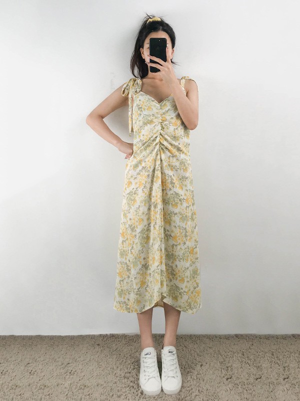 噢吔女装2023春夏季绿色吊带裙