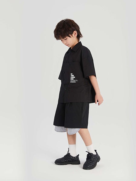 哪吒潮孩2023夏季黑色T恤