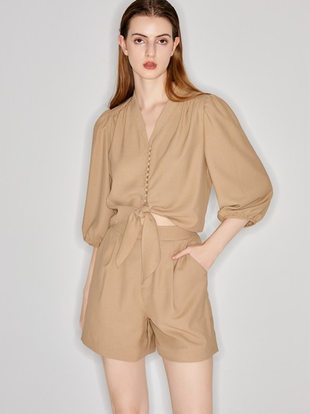 摩凡女装2023春夏季卡其色连体裤