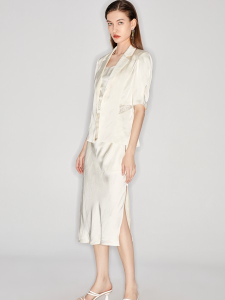 摩凡女装2023春夏季白色包臀裙