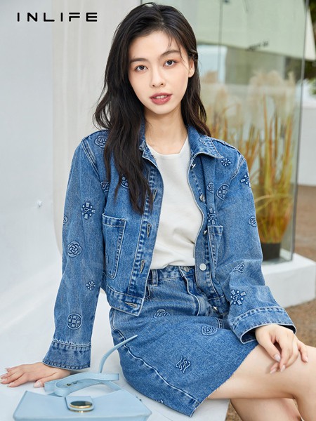 伊纳芙女装2023春夏季白色T恤