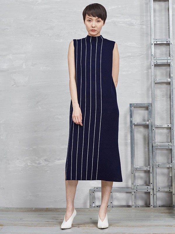 奥柔拉女装2023春夏季黑色连衣裙